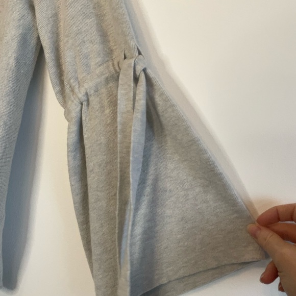 Banana Republic Merino Petite XS Fluted Tie Sleeve Pullover in Heather Gray - Picture 4 of 5
